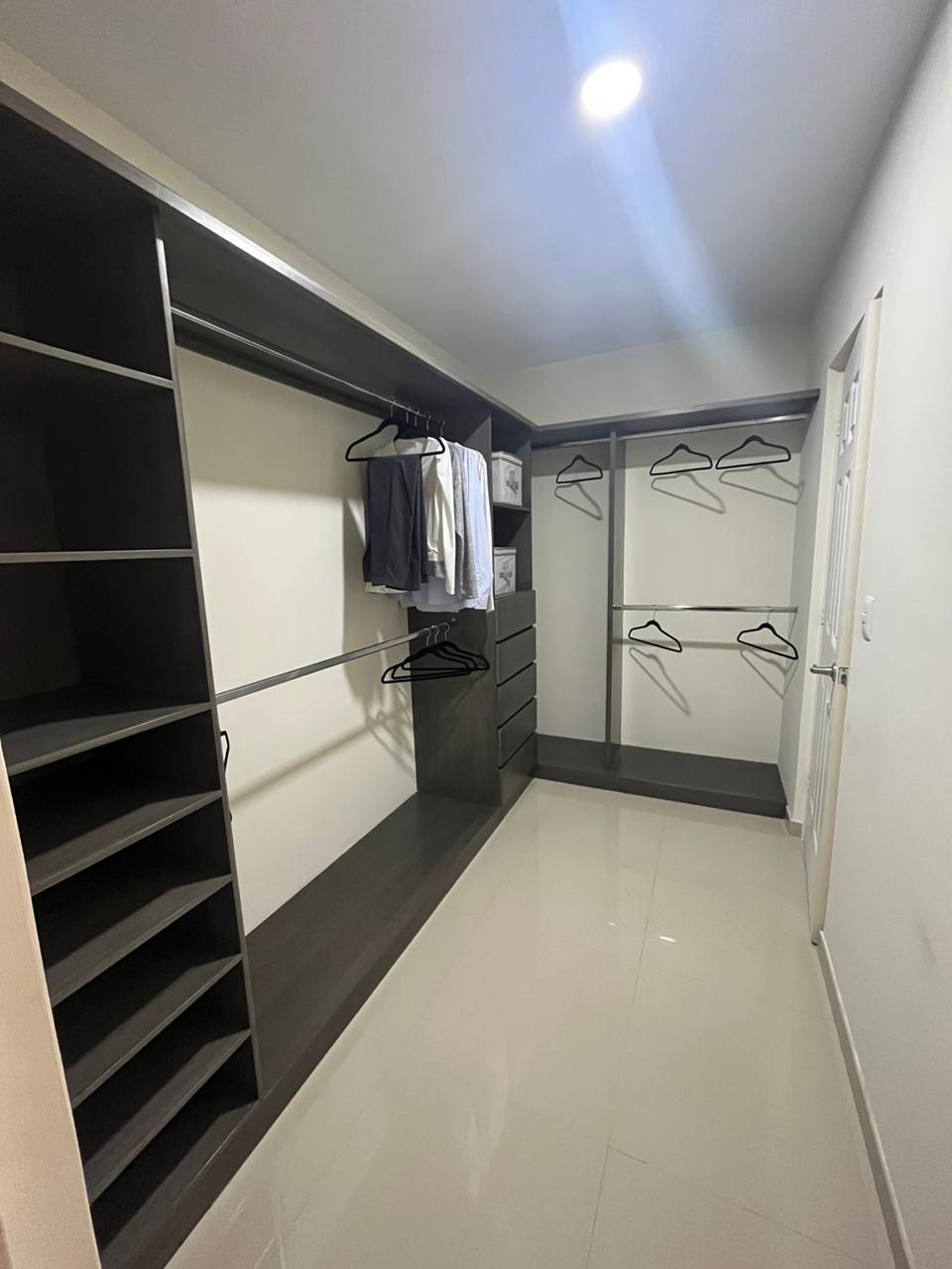 990b4ae6-5a10-4c46-9c1c-ceb38e7729d8